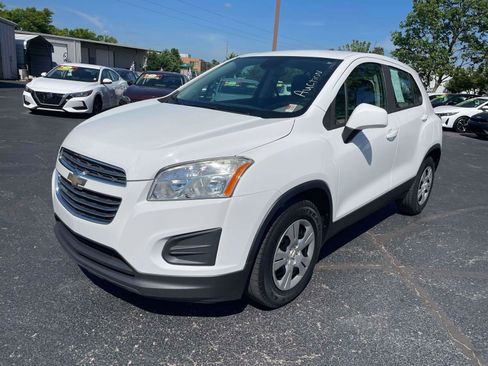 Used 2016 Chevrolet Trax LS FWD image 2