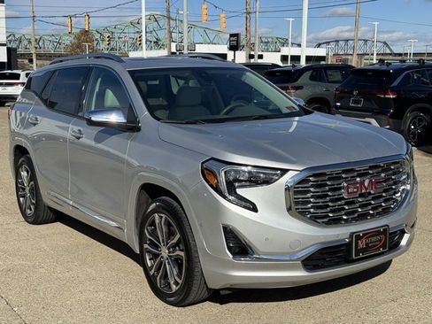 Used 2018 GMC Terrain Denali w/ Advanced Safety Package image 7