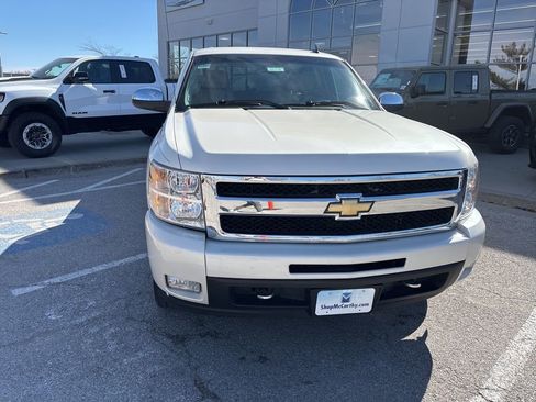 Used 2009 Chevrolet Silverado 1500 LTZ w/ White Diamond Edition image 5