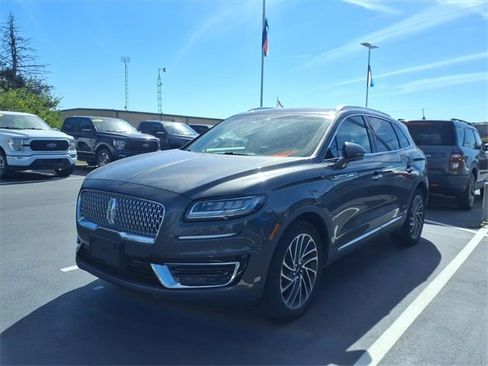 Used 2019 Lincoln Nautilus Reserve w/ Driver Assistance Package image 3