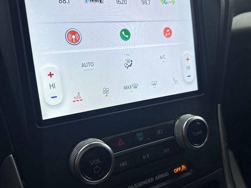 Used 2024 Ford Edge SEL image 36