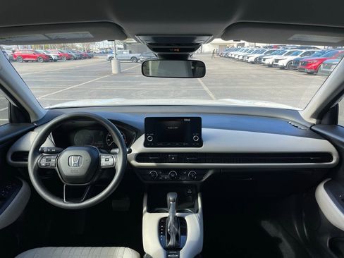 Certified 2025 Honda HR-V LX image 10