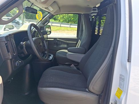 Used 2024 GMC Savana 2500 w/ Driver Convenience Package RWD image 15