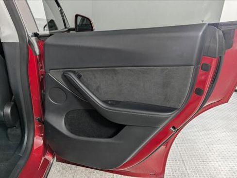 Used 2023 Tesla Model Y Long Range image 19