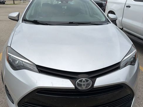 Used 2019 Toyota Corolla LE image 3