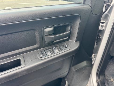 Used 2018 RAM 2500 Tradesman w/ Chrome Appearance Group AWD/4WD image 10