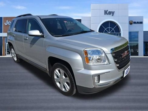 Used 2017 GMC Terrain SLE w/ Convenience Package AWD/4WD image 3