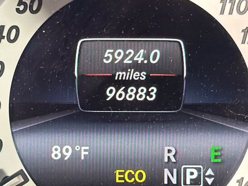 Used 2014 Mercedes-Benz E 350 4MATIC Sedan image 30