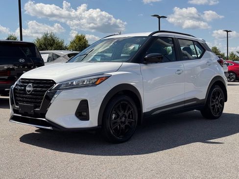 Used 2024 Nissan Kicks SR FWD image 7