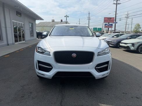 Used 2017 Jaguar F-PACE R-Sport image 2