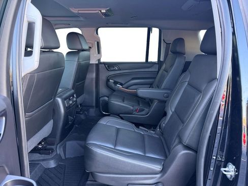 Used 2020 Chevrolet Suburban Premier image 16