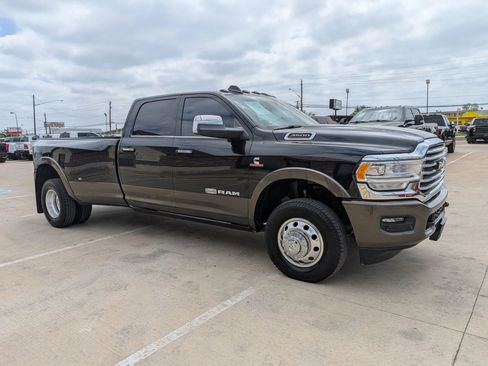 Used 2022 RAM 3500 Limited AWD/4WD image 4