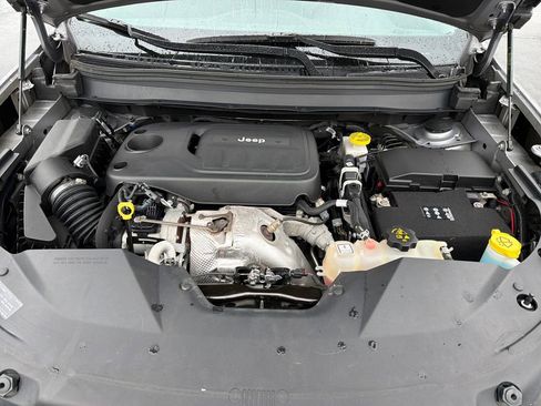 Used 2020 Jeep Cherokee Trailhawk w/ Cold Weather Group image 20