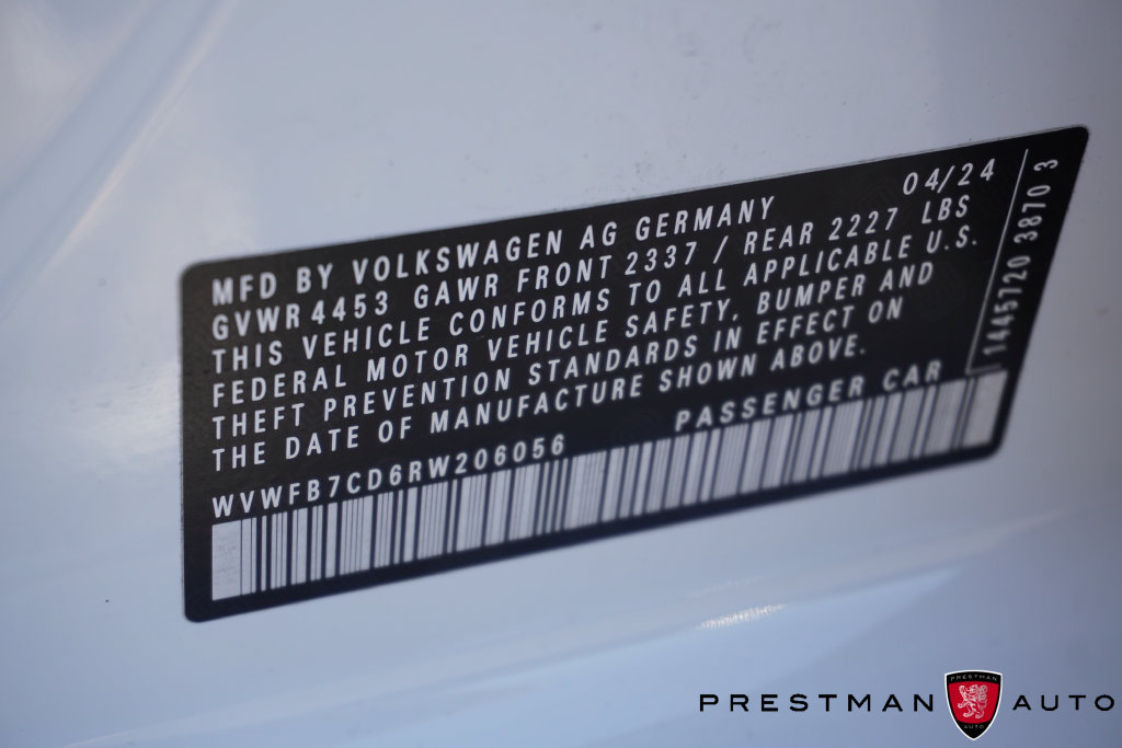 Used 2024 Volkswagen Golf R AWD/4WD image 25