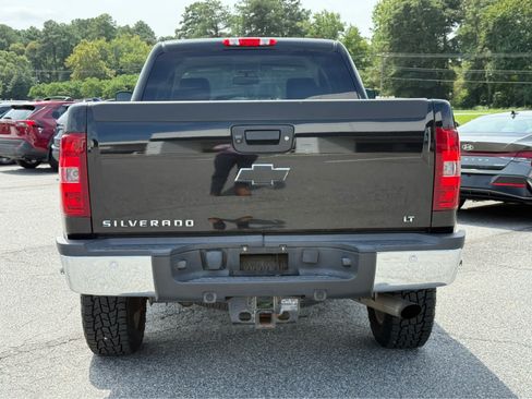 Used 2014 Chevrolet Silverado 2500 LT w/ Custom Sport Truck Package AWD/4WD image 8