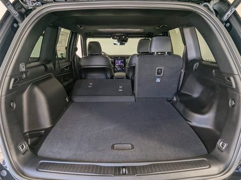 New 2025 Jeep Grand Cherokee Altitude image 26