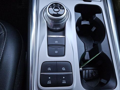 Used 2020 Ford Explorer XLT w/ Equipment Group 202A image 18