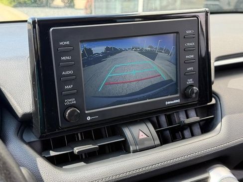 Used 2021 Toyota RAV4 LE AWD/4WD image 24
