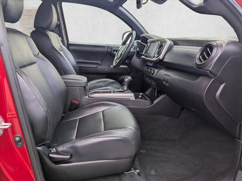 Used 2020 Toyota Tacoma Limited AWD/4WD image 21