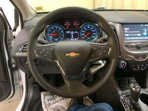 Used 2018 Chevrolet Cruze LT image 28