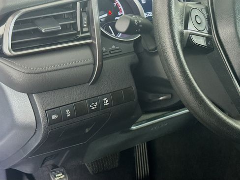 Used 2024 Toyota Camry LE w/ Convenience Package image 17