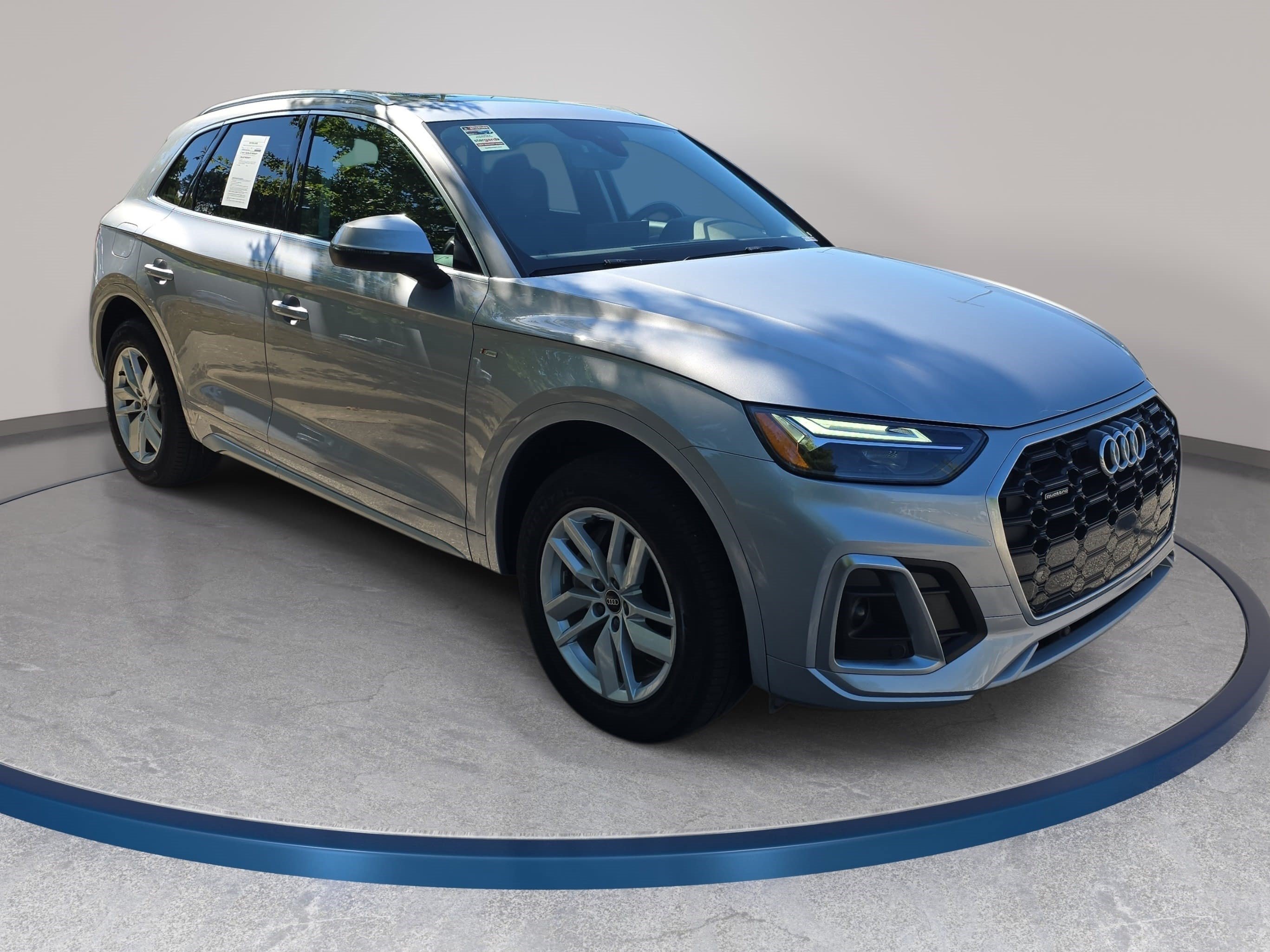 Used 2023 Audi Q5 2.0T Premium w/ Convenience Package AWD/4WD image 3