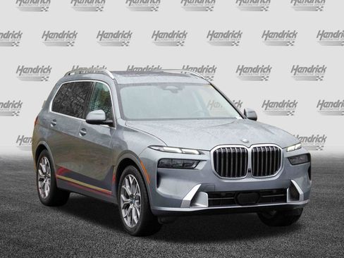 Used 2025 BMW X7 xDrive40i image 2