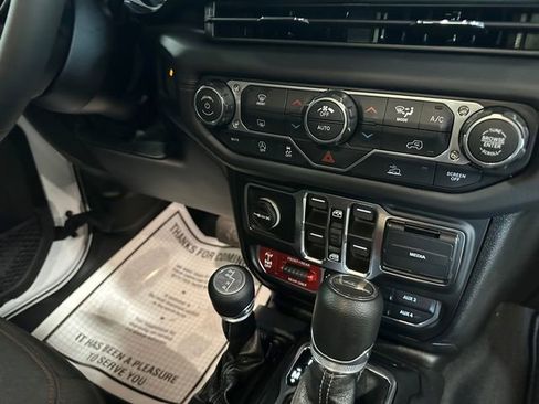 Used 2026 Jeep Gladiator Rubicon AWD/4WD image 18