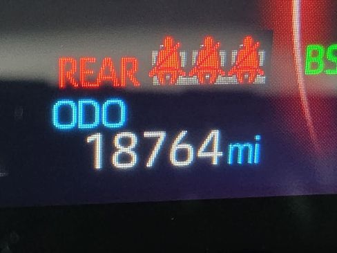 Used 2024 Toyota RAV4 XLE w/ Convenience Package FWD image 21