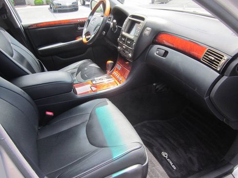 Used 2004 Lexus LS 430 RWD image 14
