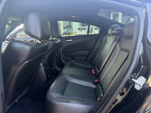 Used 2022 Dodge Charger SXT w/ Plus Group RWD image 5