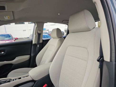 Certified 2025 Honda HR-V LX image 19