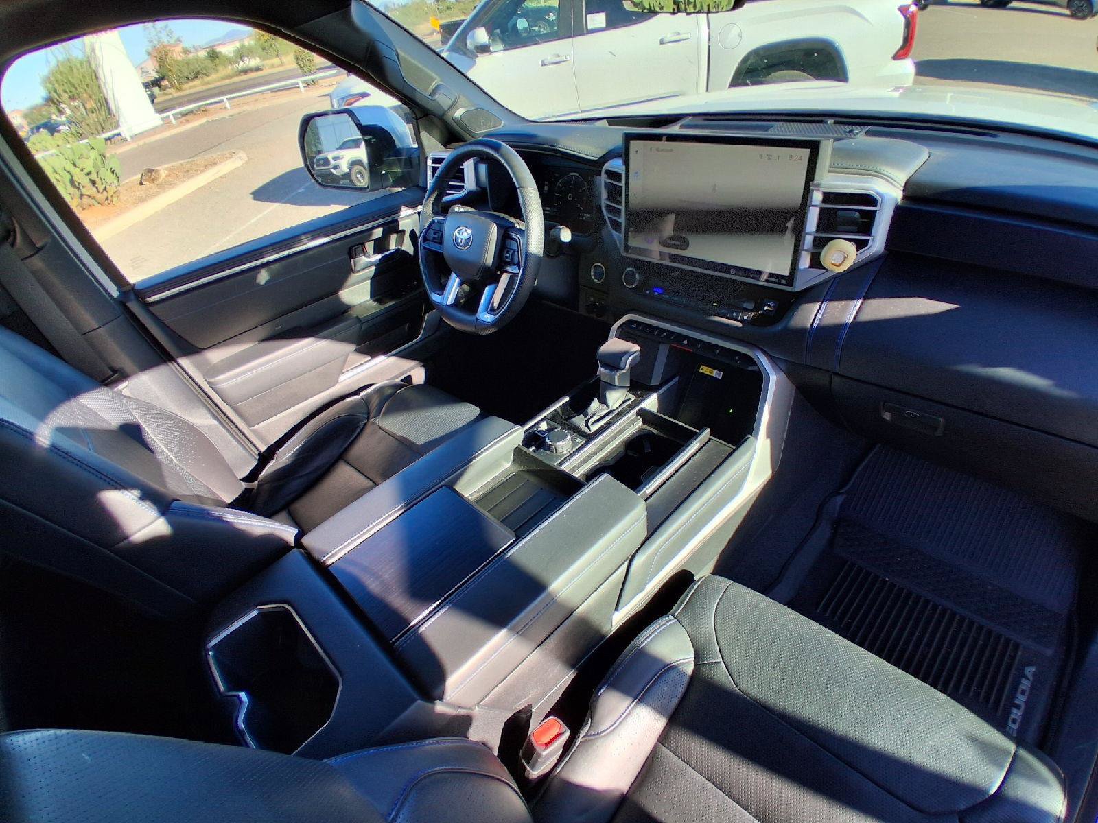 Used 2024 Toyota Sequoia Platinum AWD/4WD image 31