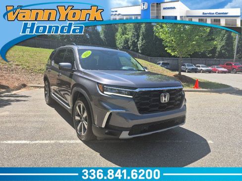 Certified 2025 Honda Pilot Elite image 1