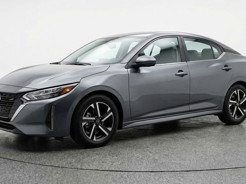 Used 2025 Nissan Sentra SV image 3