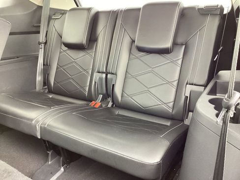 Used 2024 Volkswagen Atlas SE image 16