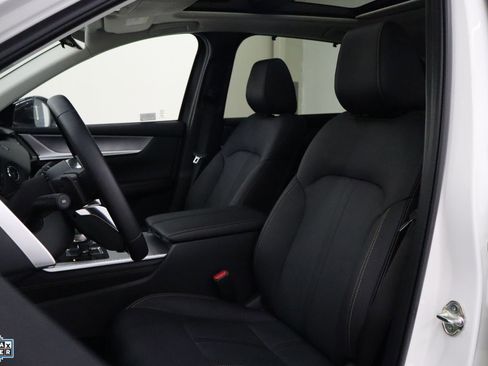 Used 2025 MAZDA CX-70 Plug-In Hybrid w/ Premium Pkg image 16