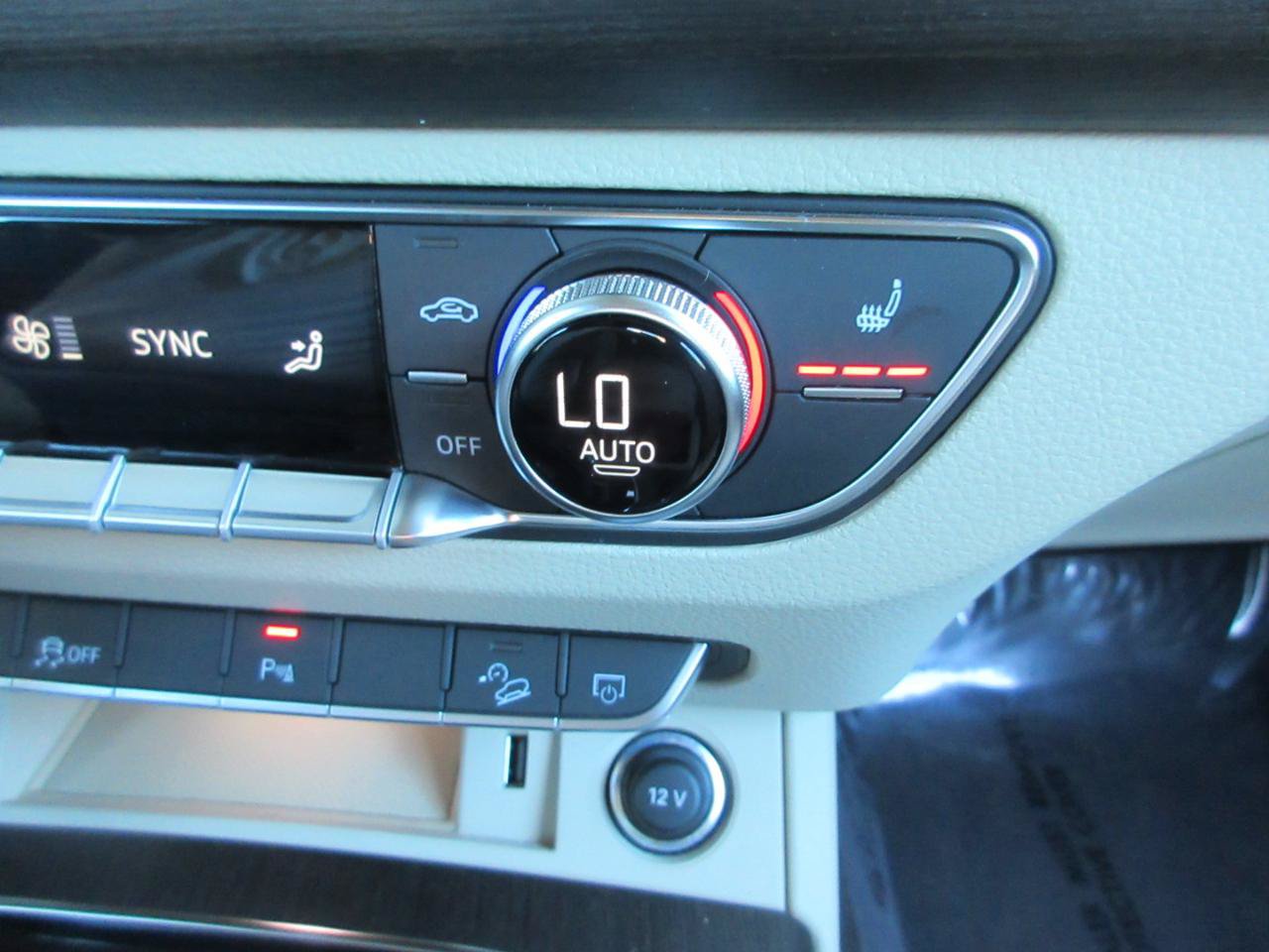 Used 2023 Audi Q5 2.0T Premium w/ Convenience Package AWD/4WD image 29