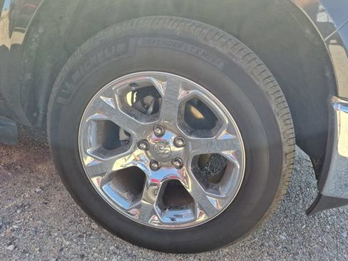 Used 2018 RAM 1500 Laramie AWD/4WD image 6