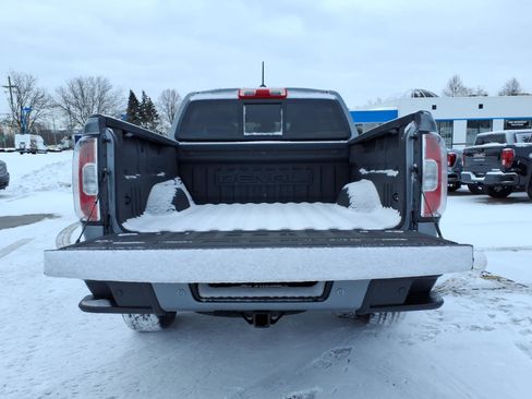 Used 2022 GMC Canyon Denali image 10