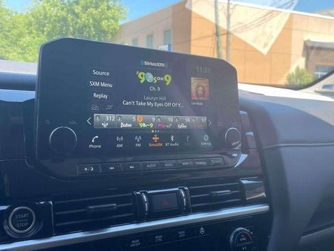 Used 2023 Nissan Pathfinder SL w/ SL Premium Package AWD/4WD image 28