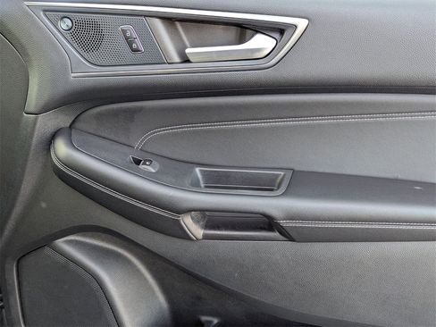 Used 2023 Ford Edge Titanium image 27