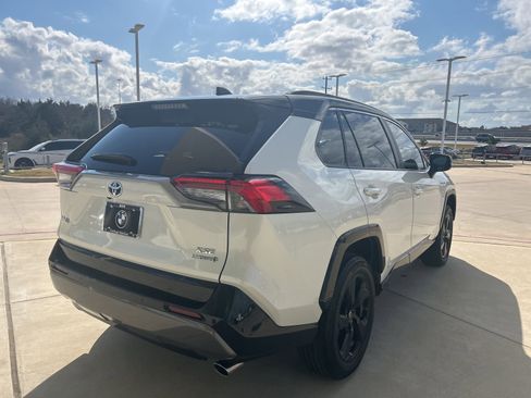 Used 2021 Toyota RAV4 XSE image 8