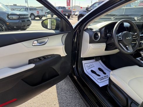Used 2023 Kia Forte LXS w/ LXS Technology Package image 13