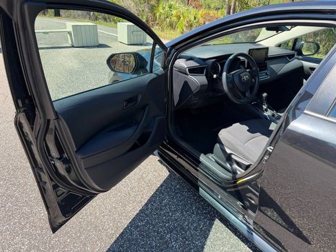 Used 2022 Toyota Corolla LE FWD image 9