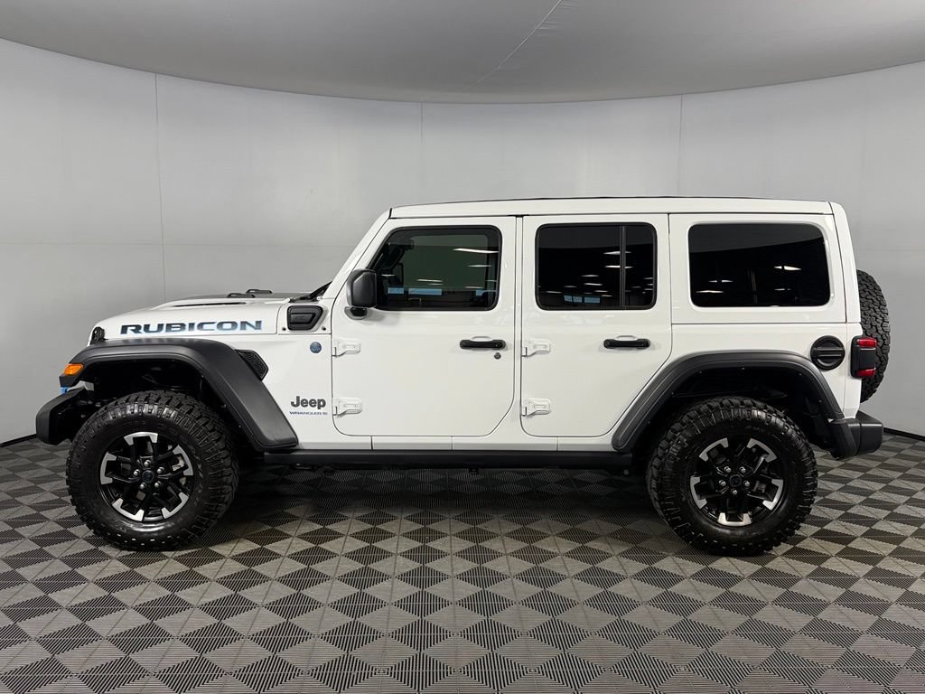 Used 2024 Jeep Wrangler Unlimited Rubicon 4xe w/ Safety Group AWD/4WD image 11