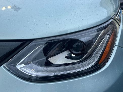 Used 2019 Chevrolet Bolt Premier w/ Infotainment Package image 9