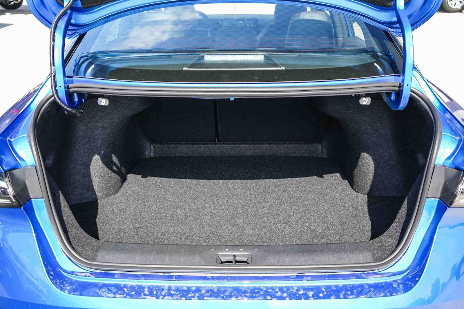New 2027 Nissan Sentra SR w/ SR Premium Package FWD image 12