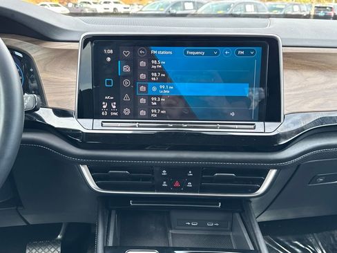 Used 2024 Volkswagen Atlas SE image 18