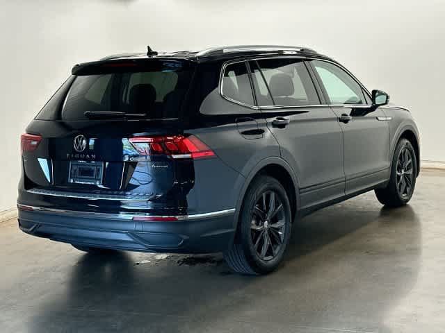Used 2024 Volkswagen Tiguan SE w/ Panoramic Sunroof Package AWD/4WD image 33